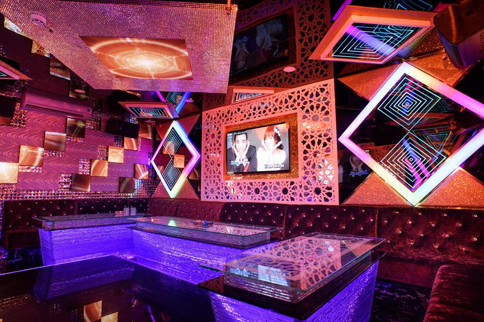 Hình thi công phòng karaoke hiện đại - Karaoke Vui Vui 8