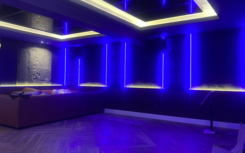 Hình ảnh thi công thực tế phòng karaoke gia đình Hình ảnh thi công thực tế phòng karaoke gia đình